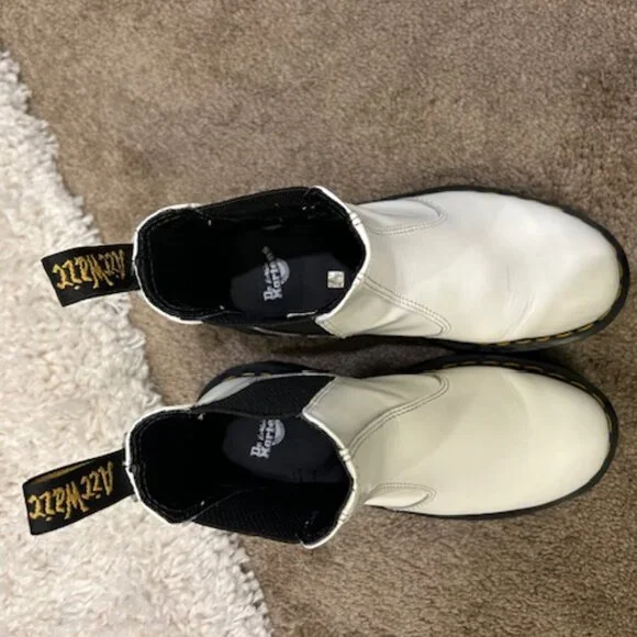 Dr. Martens Chelsea Boot Size US 6 - Picture 3 of 6